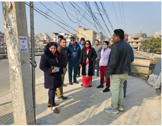 पैदल मार्ग सुधार योजनाको अनुगमन स् चौडाइ र मोटाइको स्थलगत  प्राविधिक परीक्षण