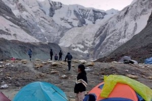 अन्नपूर्ण आधार शिविर : पर्यटक सँगै फोहरको चुनौती