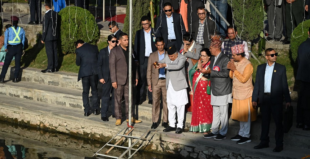 राष्ट्रपति पौडेलद्वारा छठी माताको पूजाआराधना